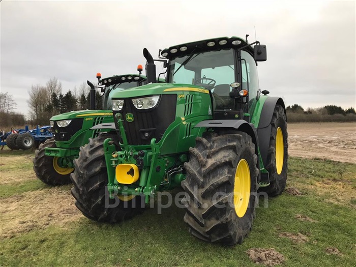 John Deere 6215R m/frontlift og front PTO