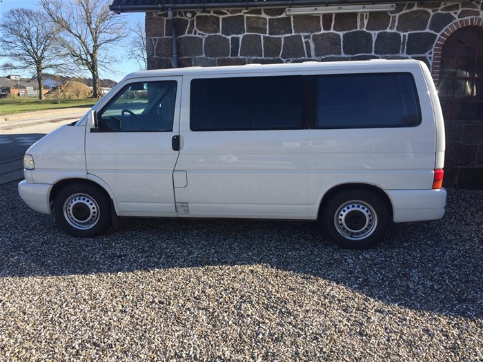 VW Caravelle 2,5 TDI 102HK